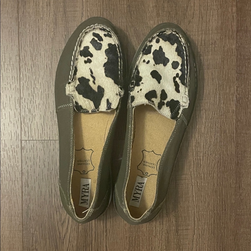 Myra Loafers - Picture 1 of 6